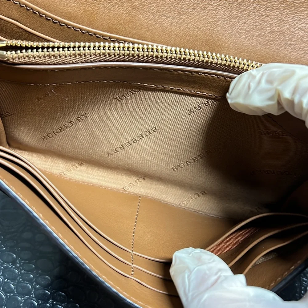 Burberry Wallet (Authentic) - Picture 7 of 15